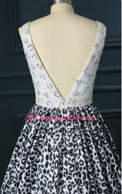 Vintage Sleeveless Printed Brush Train Backless Evening Dress in White And Black with Beading