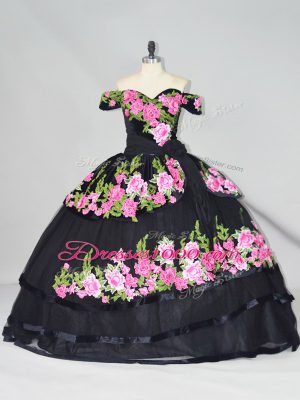 Black Sleeveless Embroidery Lace Up Quince Ball Gowns