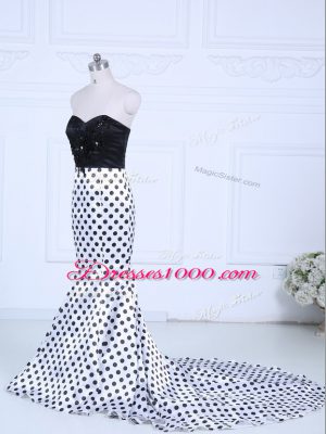 White And Black Sleeveless Brush Train Lace Formal Dresses