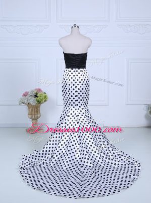 White And Black Sleeveless Brush Train Lace Formal Dresses