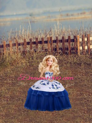 Sleeveless Tulle Floor Length Lace Up 15 Quinceanera Dress in Royal Blue with Embroidery and Bowknot