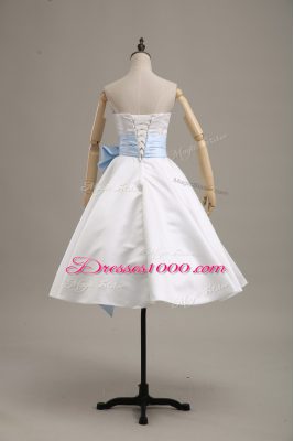 Long Sleeves Satin Knee Length Lace Up Homecoming Dress in White with Bowknot