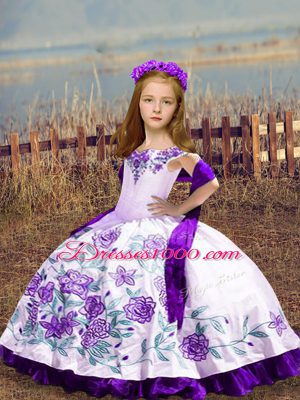 On Sale Sleeveless Floor Length Embroidery Lace Up Party Dress for Girls with White