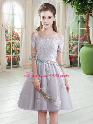 Hot Selling Knee Length Grey Homecoming Dress Tulle Short Sleeves Appliques