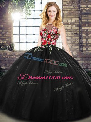 On Sale Black Sleeveless Floor Length Embroidery Zipper Quinceanera Gowns