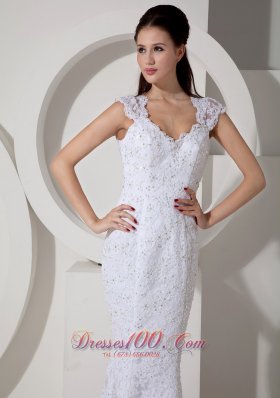 Mermaid V-neck Lace Wedding Dress with Brush Train