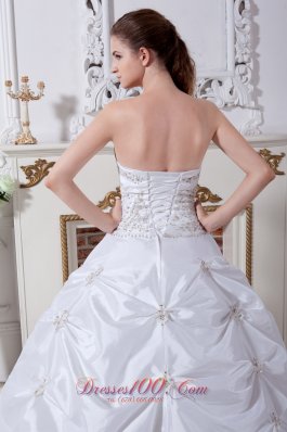 White Witer Ball Gown Wedding Dress Embroidery Pick-ups