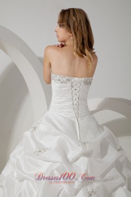 Ball Gown Strapless Court Train Taffeta Wedding Gown