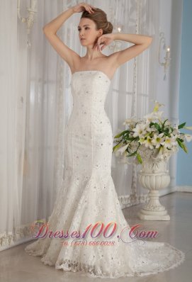 Trumpet /Mermaid Strapless Court Train Wedding Gown