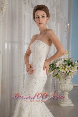 Trumpet /Mermaid Strapless Court Train Wedding Gown