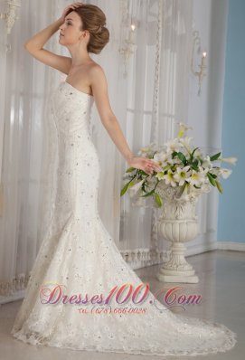 Trumpet /Mermaid Strapless Court Train Wedding Gown