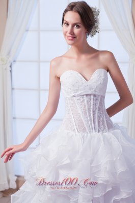 Sweetheart Court Train Organza Beading Wedding Dress