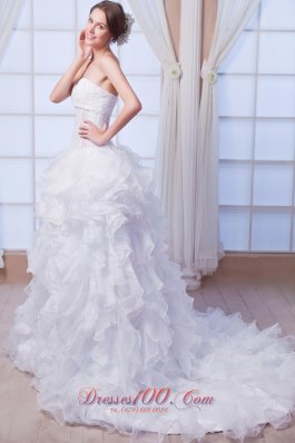 Sweetheart Court Train Organza Beading Wedding Dress