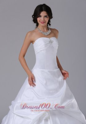 Strapless Ball Gown Wedding Dress Chapel Train Pick-ups