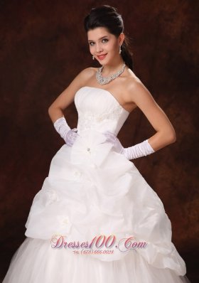 Strapless Hand Made Flowers Tulle Wedding Gown Floor-length