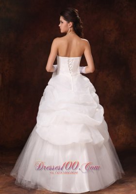 Strapless Hand Made Flowers Tulle Wedding Gown Floor-length