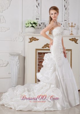 Looking Wedding Dress Chapel Train Ruched Bodice