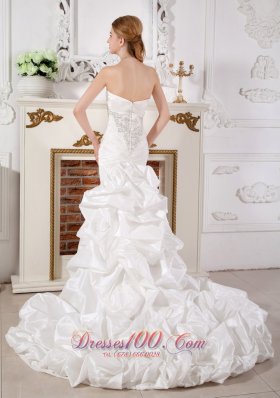 Looking Wedding Dress Chapel Train Ruched Bodice