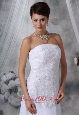 Strapless Lace Decorate Court Train Chiffon Voicedress