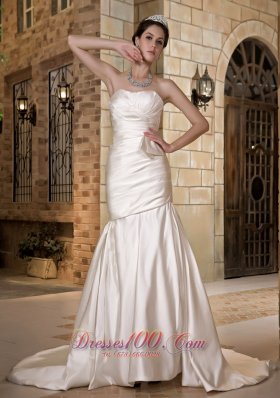 Charming Ruching Mermaid Bridal Gowns Sweetheart Court