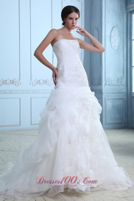 Strapless Ruffles Wedding Dress Court Train Organza