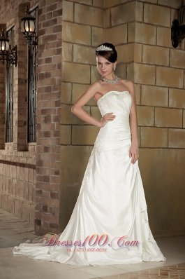 Beautiful Strapless Court Train Organza Wedding Dress