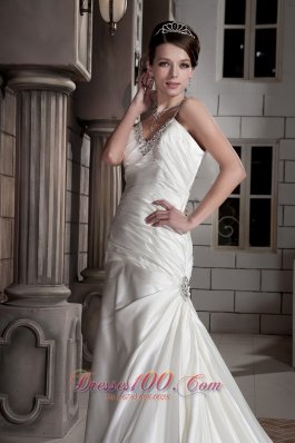 Fashionable Beaded V-neck Satin Ruchings Wedding Dress