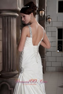 Fashionable Beaded V-neck Satin Ruchings Wedding Dress