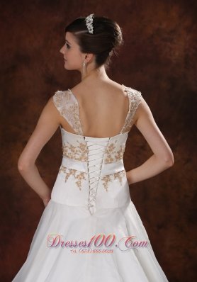 Gorgeous Embroidery Strapless Taffeta Wedding Dress