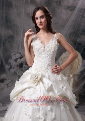Snow White V-neck Taffeta Lace Wedding Gowns