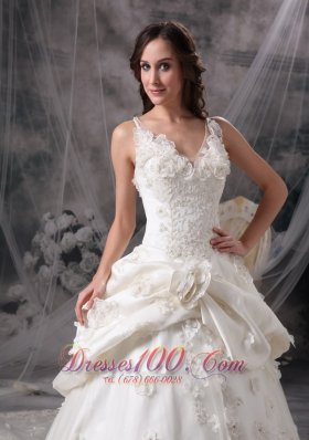 Snow White V-neck Taffeta Lace Wedding Gowns