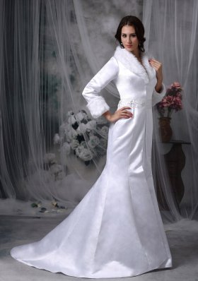 Long Winter Wedding Jacket Mermaid V-neck Satin