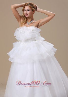 Special Appliques Decorate Bust Strapless Bridal Dresses