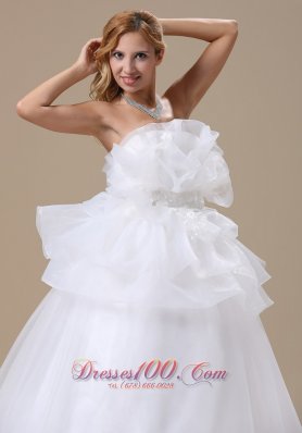 Special Appliques Decorate Bust Strapless Bridal Dresses