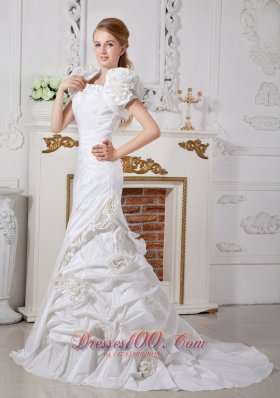 Luxurious Taffeta Hand Made Flowers Wedding Bridal Gown