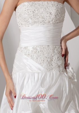 Elegant Strapless Wedding Dress Taffeta Appliques