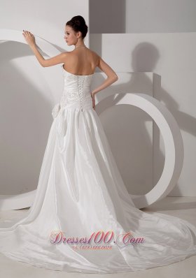 Elegant Strapless Wedding Dress Taffeta Appliques