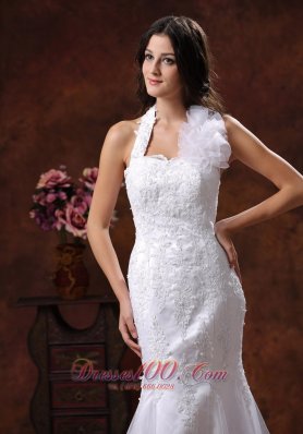 Memorable Halter Neckline Lace Wedding Dress