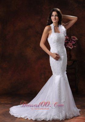 Memorable Halter Neckline Lace Wedding Dress