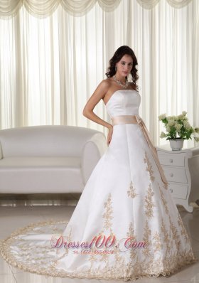 Romantic Strapless Satin Appliques Bridal Dresses