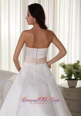 Romantic Strapless Satin Appliques Bridal Dresses