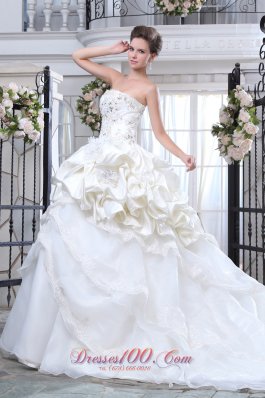 Gorgeous Strapless Beading and Appliques Wedding Dress