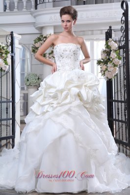 Gorgeous Strapless Beading and Appliques Wedding Dress