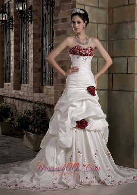 Flowy Sweetheart Taffeta Embroidery Wedding Dress