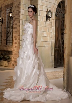 Sassy Strapless Organza Hand Made Flowers Wedding Dress