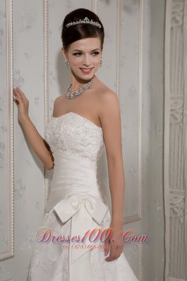 Elegant Strapless Lace Bowknot Wedding Dress