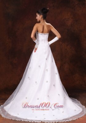 Attractive Strapless Organza Wedding Dress