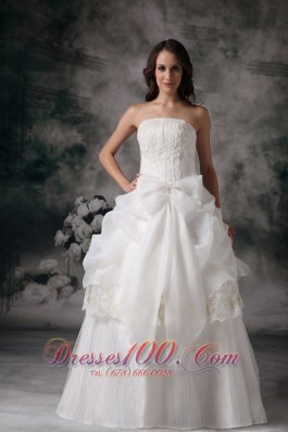 Elegant Wedding Dress Organza Appliques On Sale