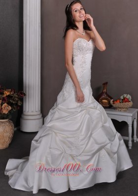 Jazzy Sweetheart Wedding Dress Taffeta Appliques