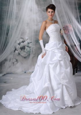 Amazing Strapless Taffeta Appliques Wedding Dress